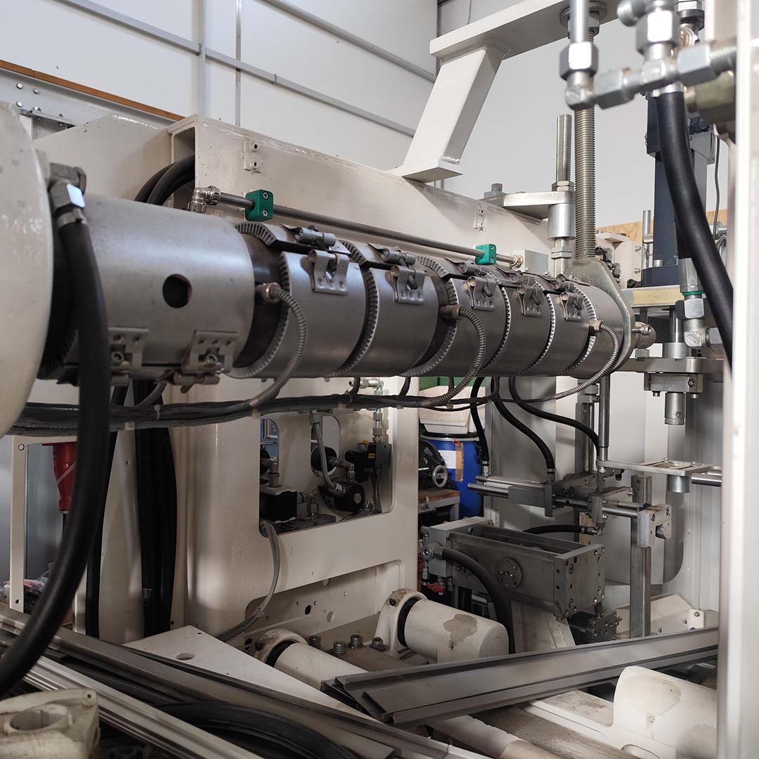 maquina-de-injecao-sopro-extrusao-extrusora